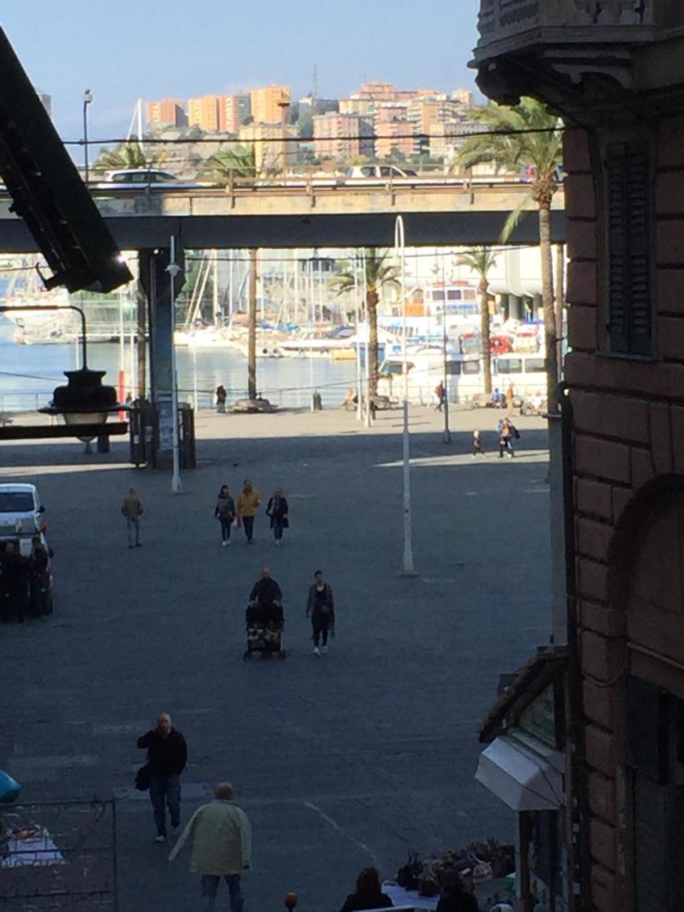 Vacanza al Ponte Reale Genova Esterno foto