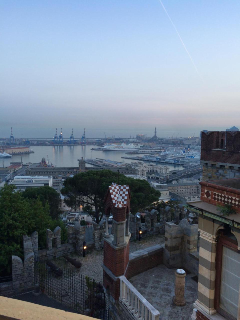 Vacanza al Ponte Reale Genova Esterno foto