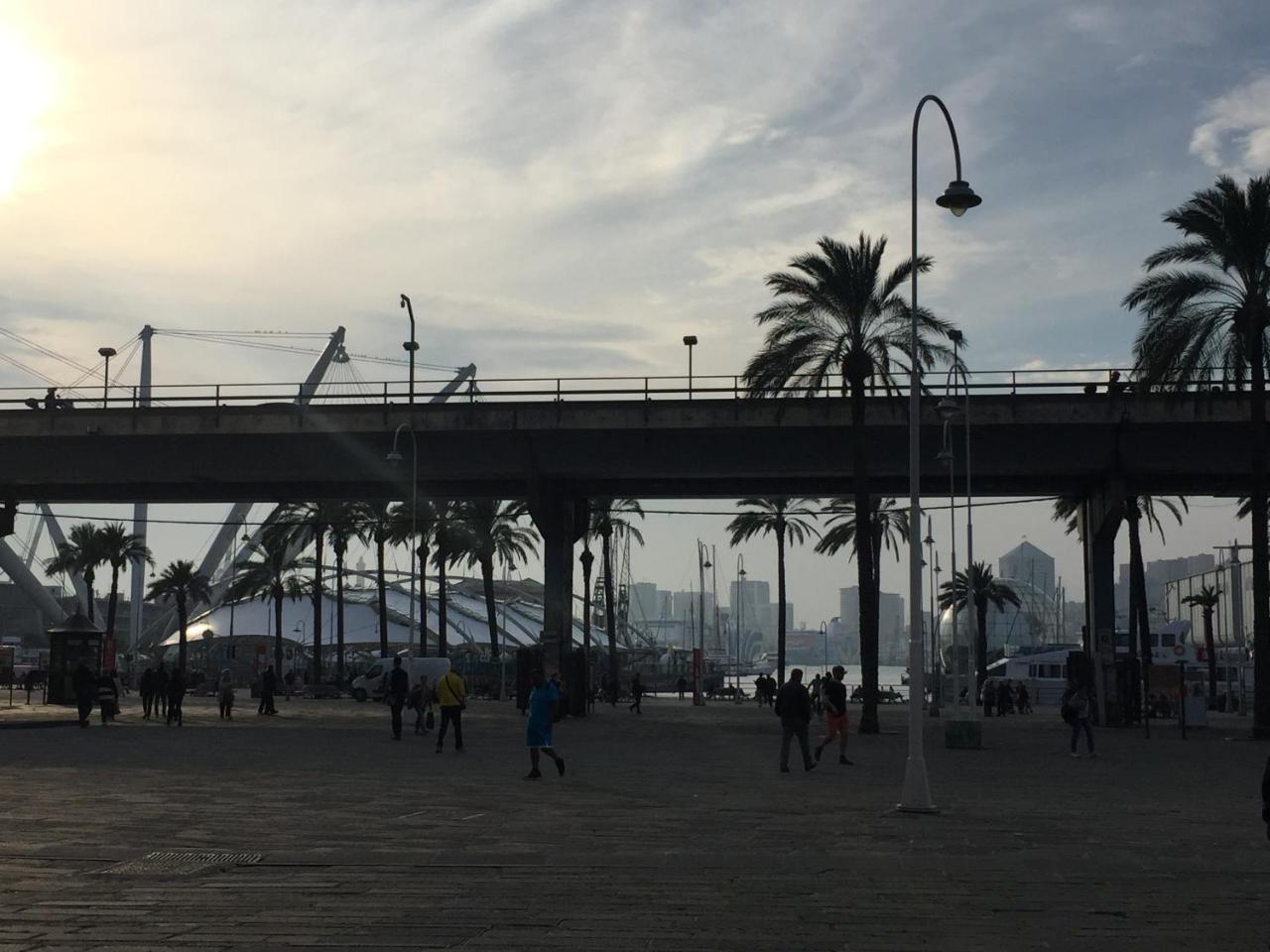 Vacanza al Ponte Reale Genova Esterno foto