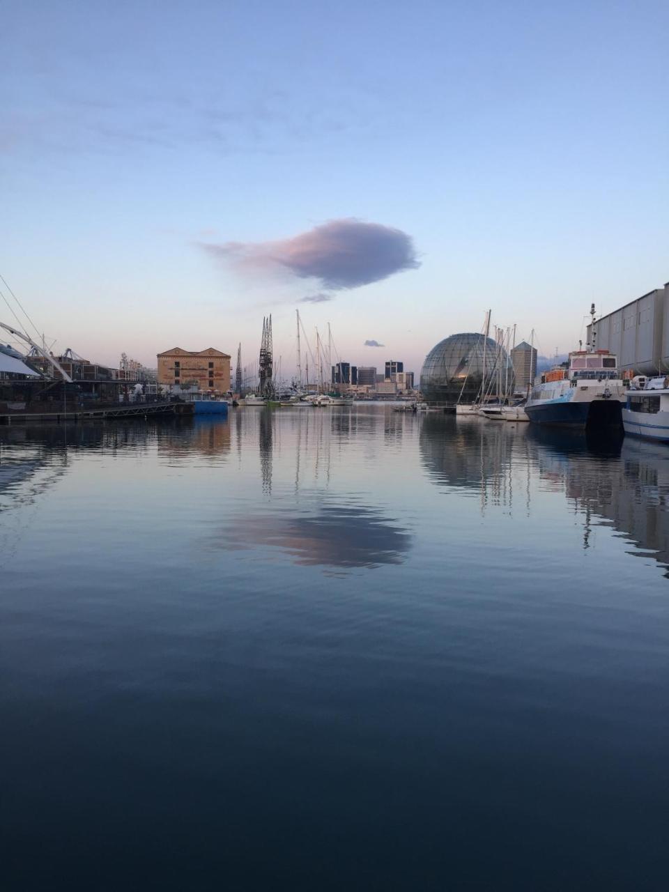Vacanza al Ponte Reale Genova Esterno foto